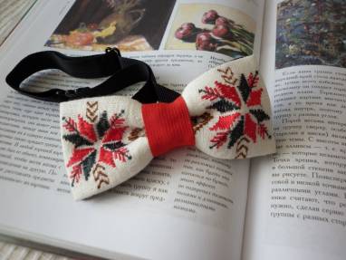 Галстук-бабочка с белорусским орнаментом «РАЗЬВІЦЬЦЁ» ручной работы