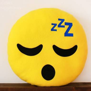 Подушка-смайлик Emoji "Сонный" ручной работы