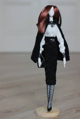Интерьерная кукла в деловом костюме ручной работы