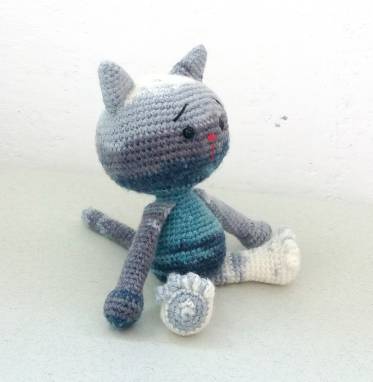 Вязаная игрушка "Котенок Полосатик" ручной работы