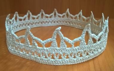 Ажурная корона для принцессы ручной работы