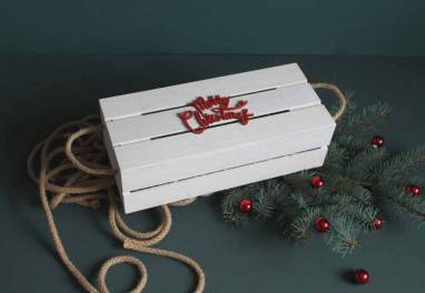 Деревянная коробка для подарка ручной работы