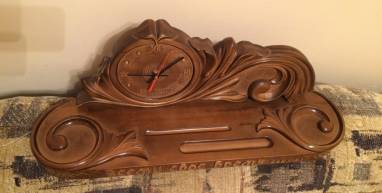 Часы настольные деревянные из дуба ручной работы