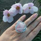 Объемное кольцо с натуральным камнем - кварц