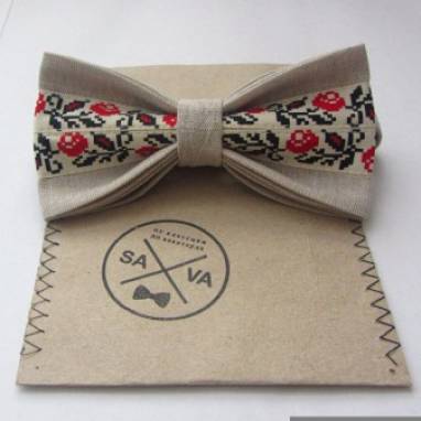 Женский галстук-бабочка с вышивкой  ручной работы