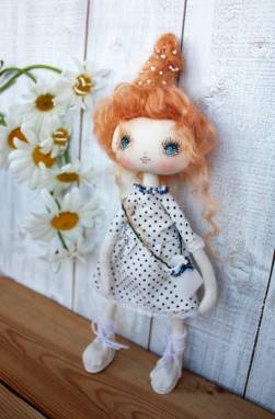 текстильная куколка Дама в горошек ручной работы
