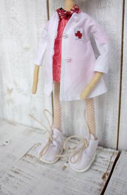 текстильная куколка Добрый Доктор ручной работы