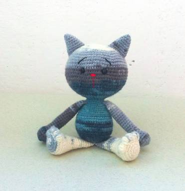 Вязаная игрушка "Котенок Полосатик" ручной работы