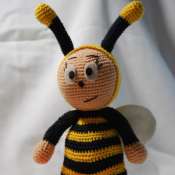 Вязаная игрушка пчёлка