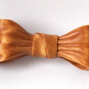 Деревянный галстук-бабочка  ручной работы