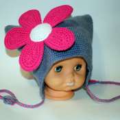 Вязаная шапочка весна-осень для девочек "Яркий цветок"