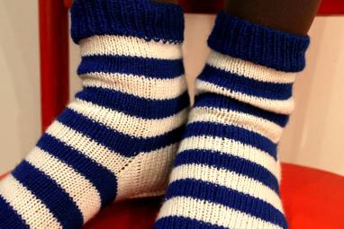 полосатые вязанные носки ручной работы
