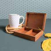 Небольшая деревянная коробка для украшений