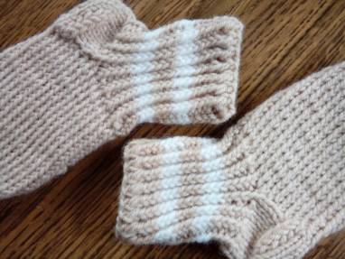 Носочки для новорожденного ручной работы