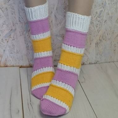 Носки женские - домашняя обувь " Белый - розовый - жёлтый " ручной работы