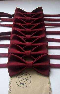 Бордовый галстук бабочка ручной работы