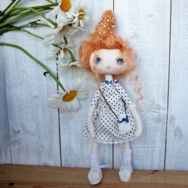 текстильная куколка Дама в горошек ручной работы