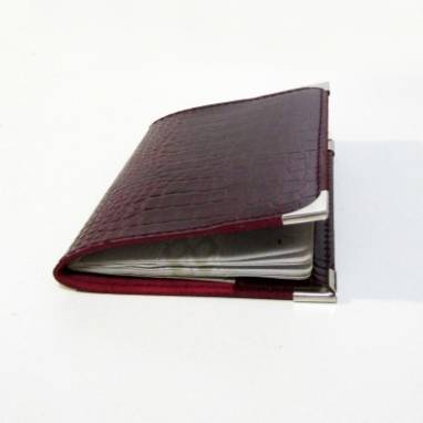 Красно-бордовая обложка для паспорта ручной работы