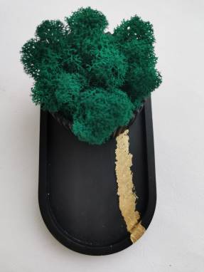 Поднос, кашпо со стабилизированным мхом и статуэтка из гипса в чёрном матовом цвете с декором  ручной работы