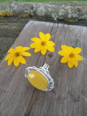 Объемное кольцо из натурального камня - желтый агат ручной работы