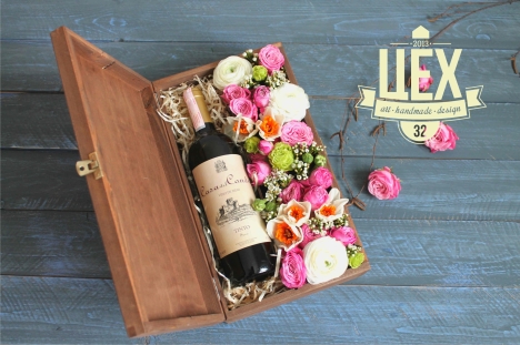 Цветочная коробка с вином