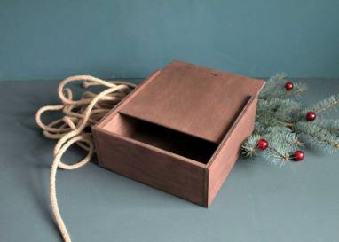 Подарочная деревянная коробка пенал ручной работы