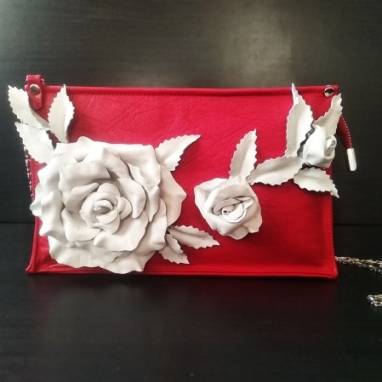 Сумка женская клатч с объемными розами из натуральной кожи ручной работы
