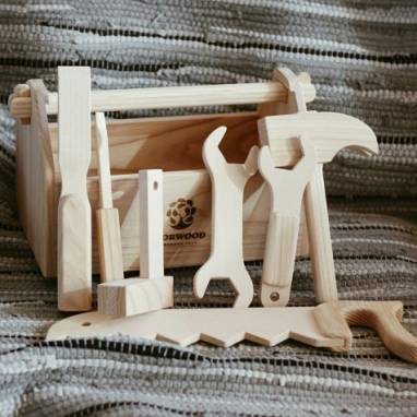 Деревянный набор инструментов в ящике ручной работы ручной работы