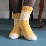 Женские носки вязанные с узором