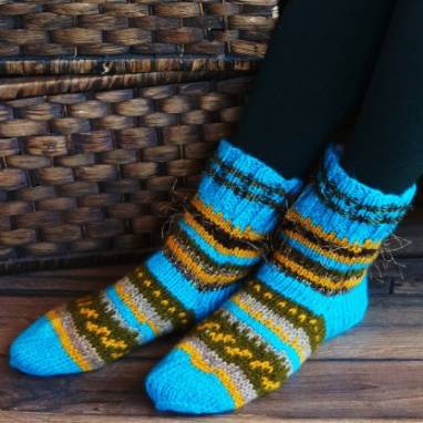 Семейный комплект носков "Голубое озеро" ручной работы
